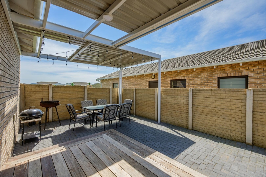 2 Bedroom Property for Sale in Sherwood Eastern Cape